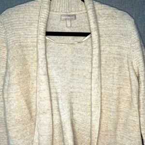 Women’s Banana Republic cream sweater